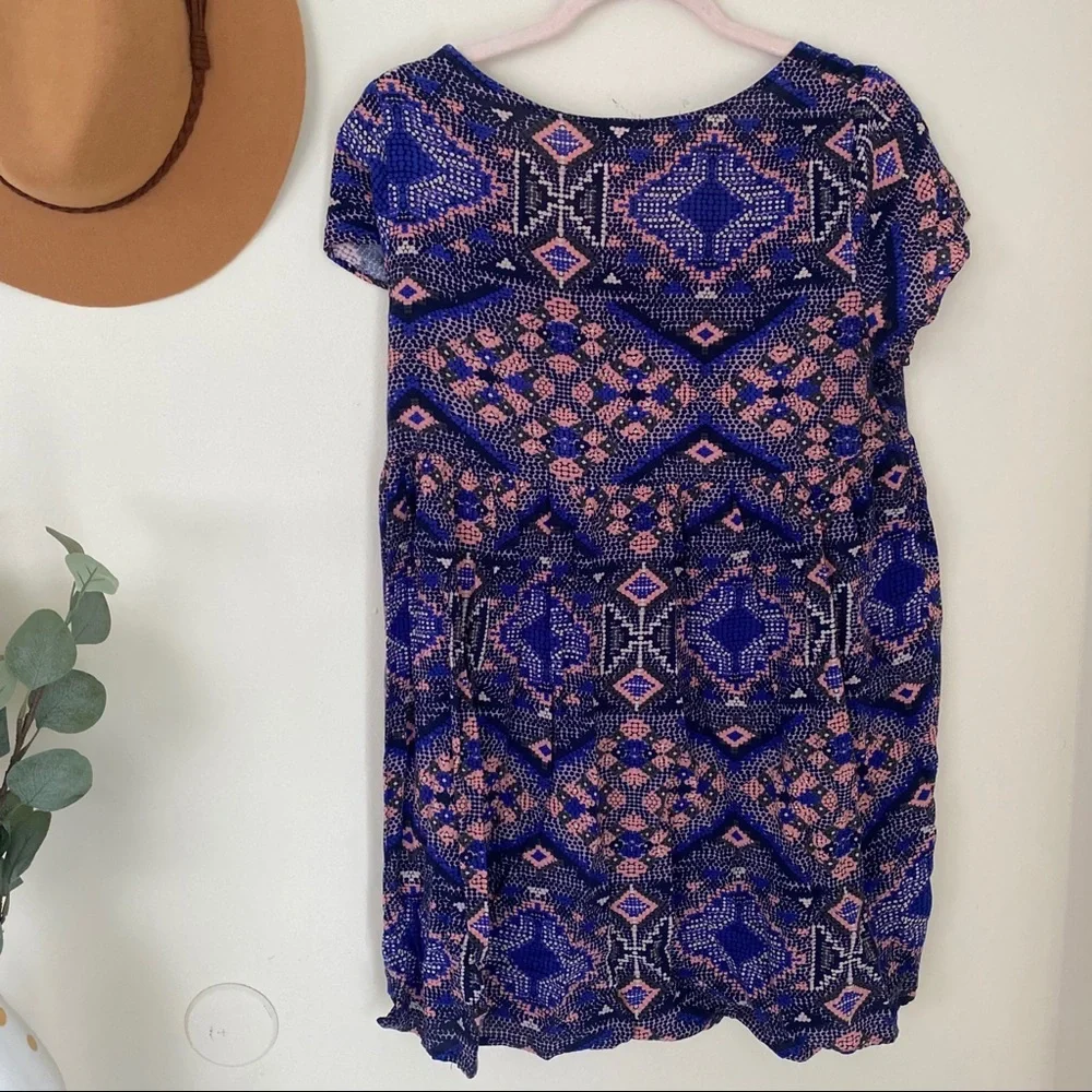 Geometric Pattern Tunic Top - Picture 2 of 4